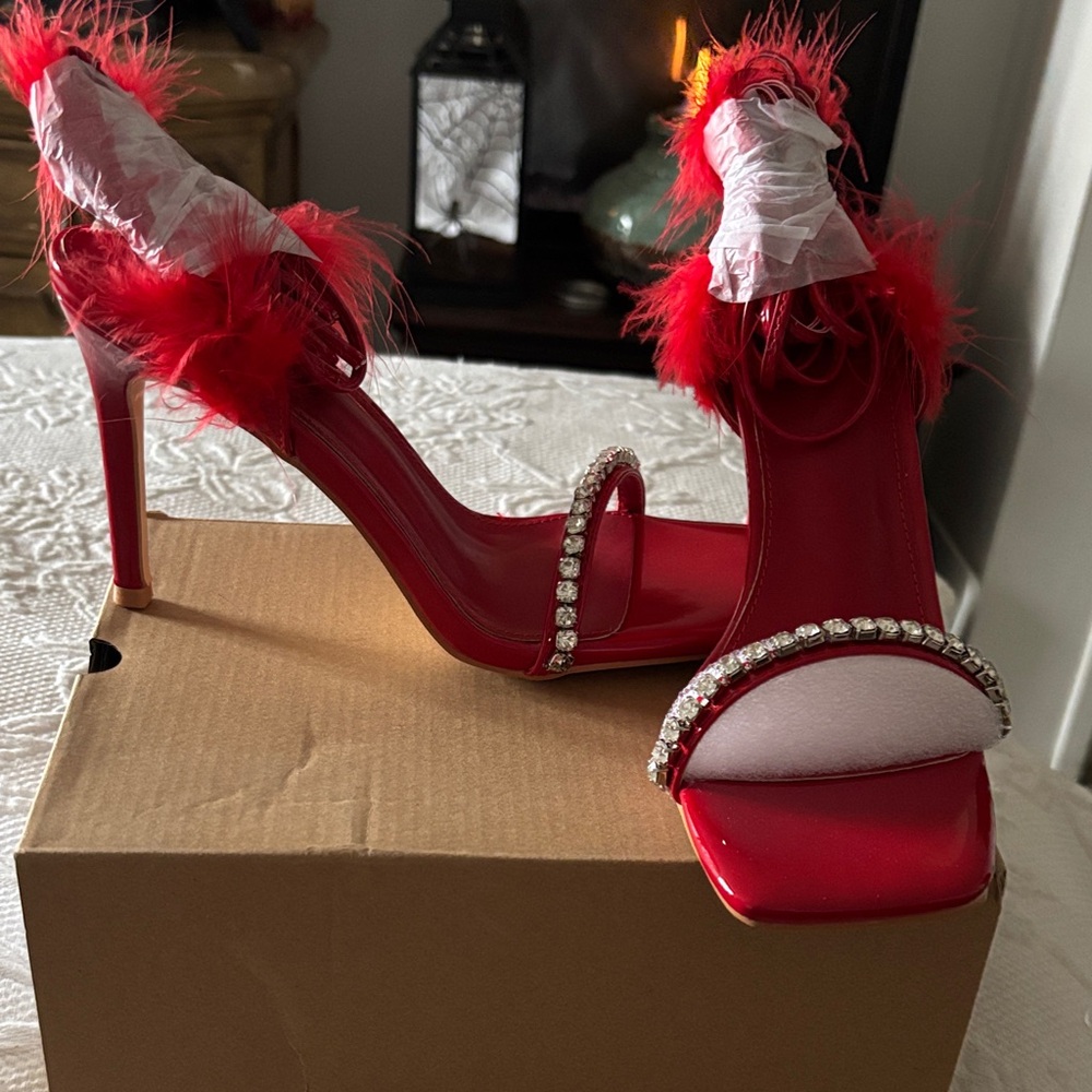 Coutgo Glamorous Red Feathered Heels with Rhinestones